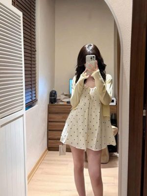 Váy 2 dây chấm bi